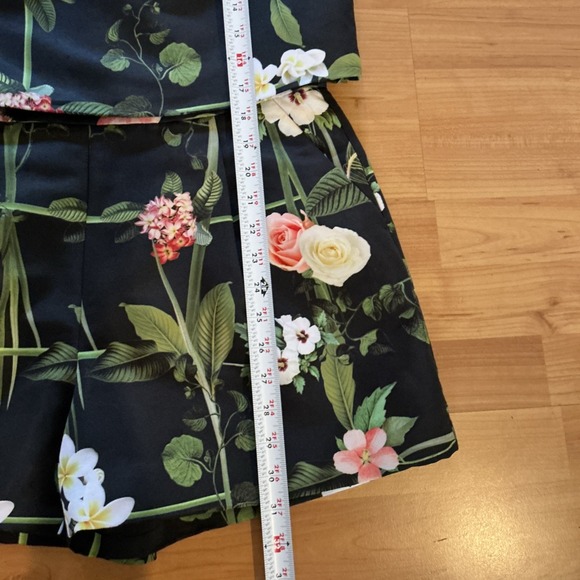 Ted Baker Romper Playsuit Kaysha Sz 2 Multi Cascading Floral Short Sleeves Black - Picture 9 of 12